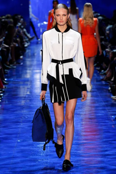 Look 17